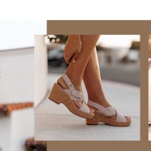 🔥🔥Clarks Beige Leather Wedge Sandals with Cork Platform NWT